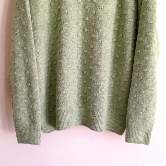 H&M Cozy Over Sized Nubby Sweater M - Picture 9 of 9